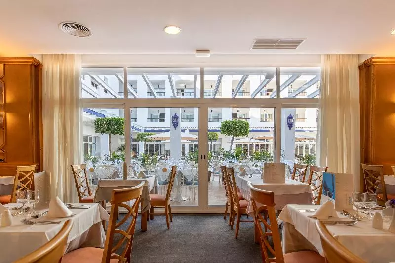 هتل Mac Puerto Marina Benalmádena