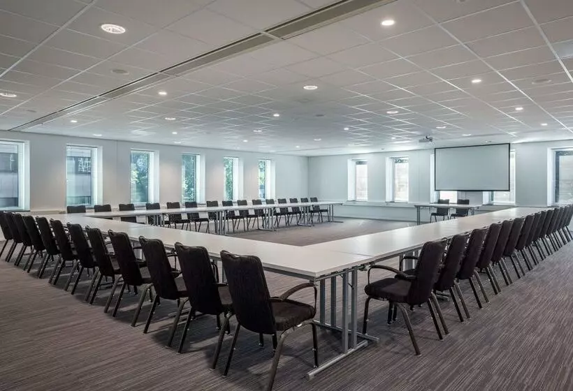 فندق NH Den Haag