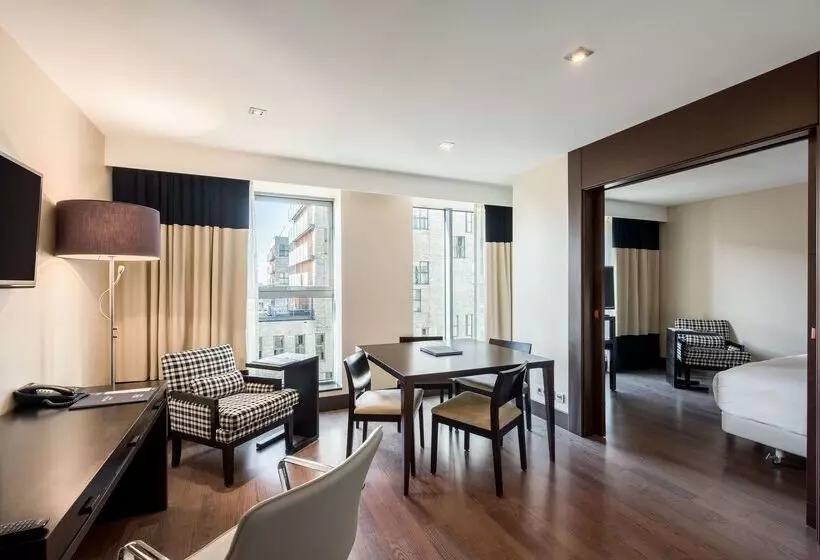 فندق NH Den Haag