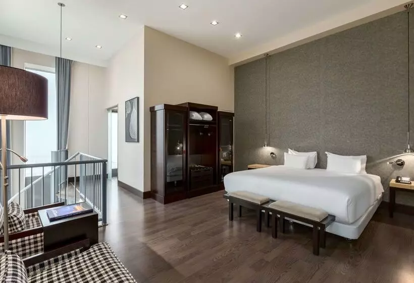 فندق NH Den Haag