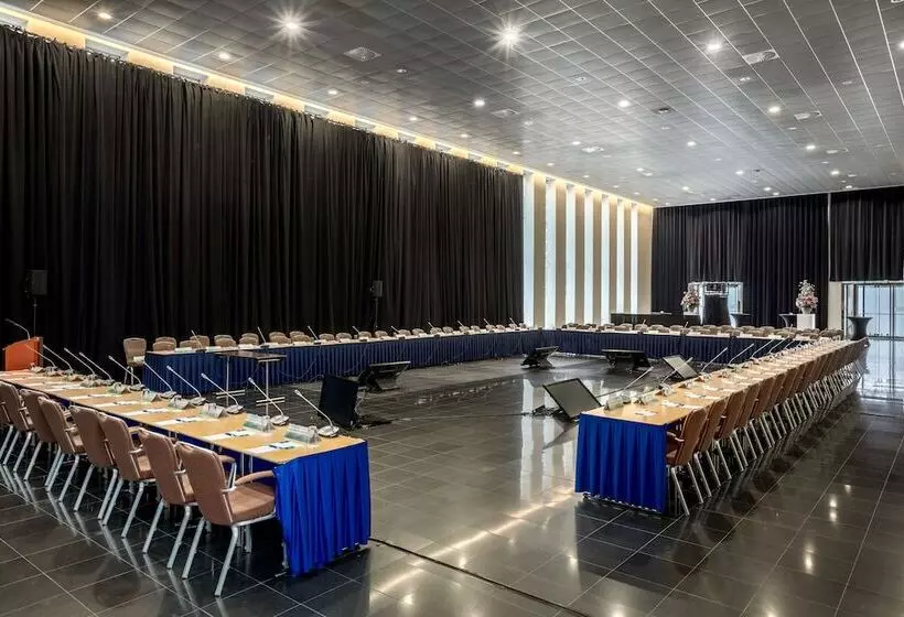 فندق NH Den Haag