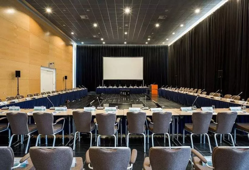 فندق NH Den Haag