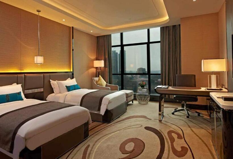 Pacific Regency Hotel Suites