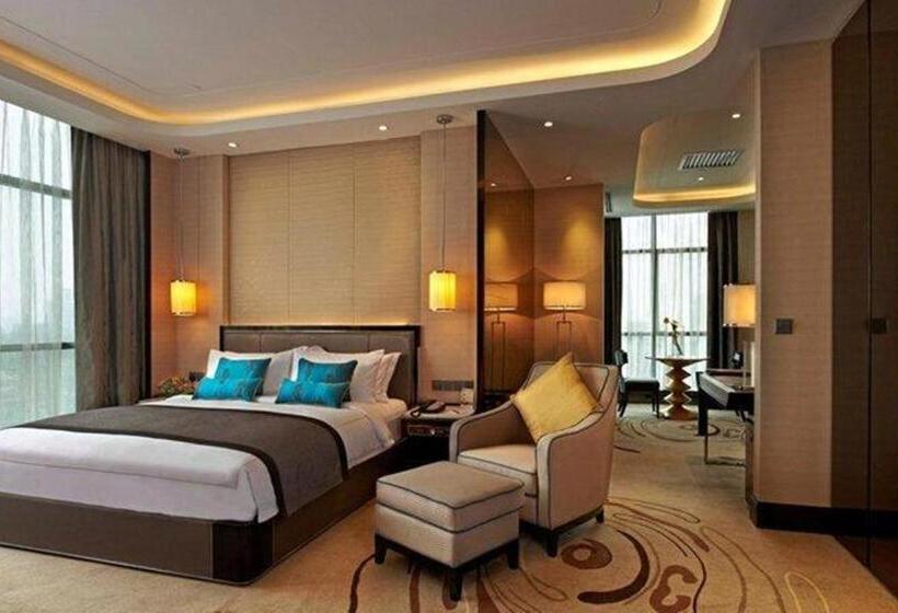 Pacific Regency Hotel Suites