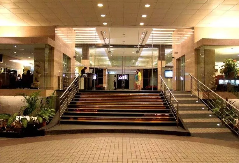 Pacific Regency Hotel Suites