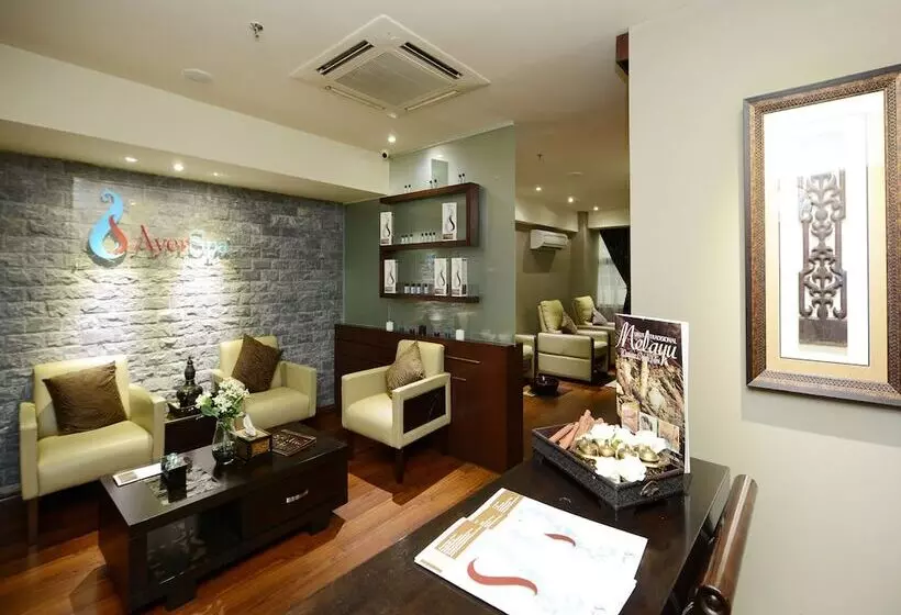 Pacific Regency Hotel Suites