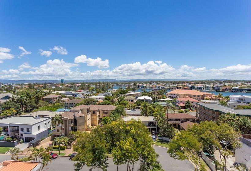 Отель Sovereign On The Gold Coast