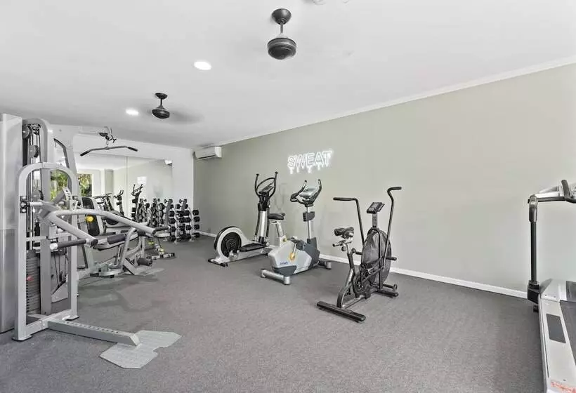 Hotel Sovereign On The Gold Coast