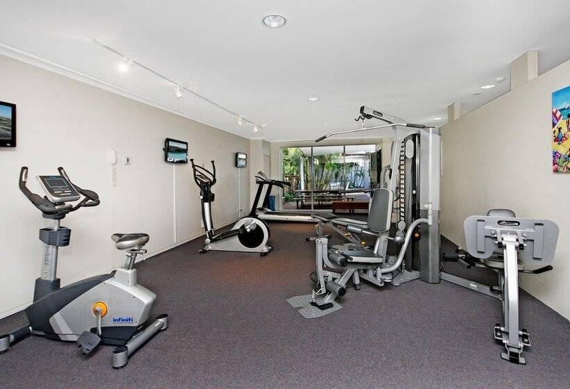 Отель Sovereign On The Gold Coast