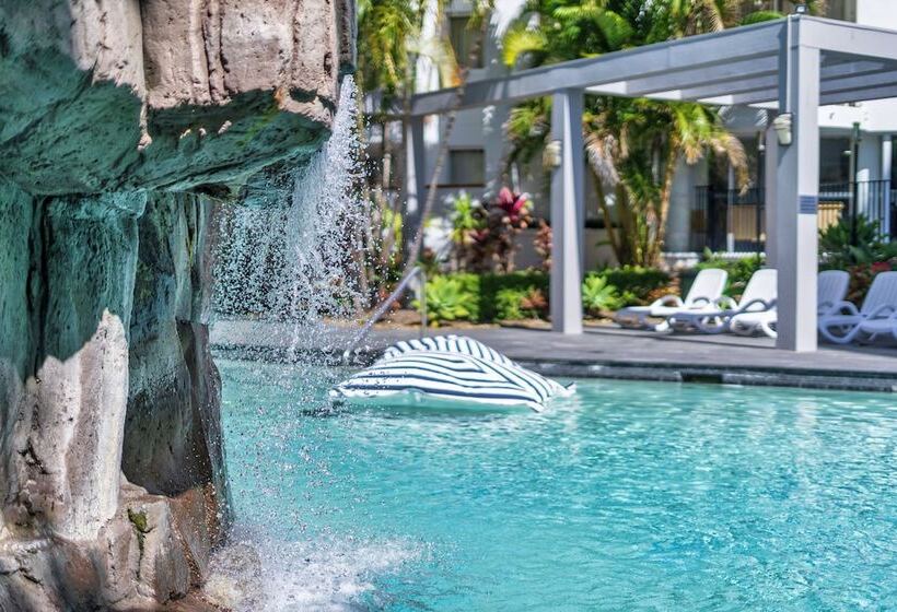 Отель Sovereign On The Gold Coast