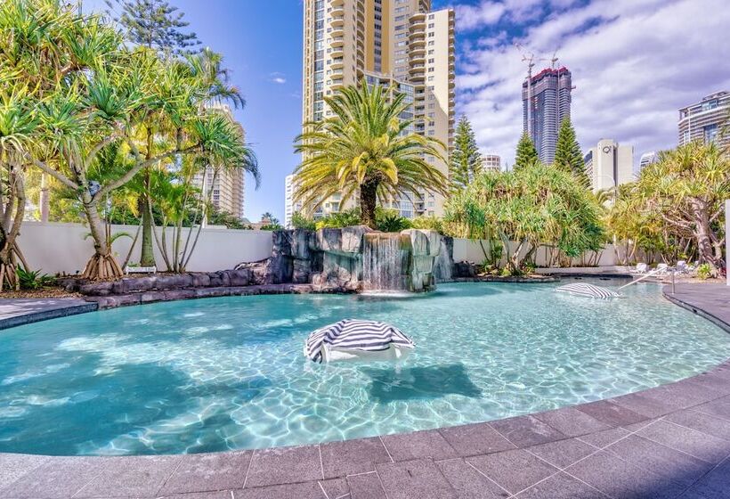 Отель Sovereign On The Gold Coast