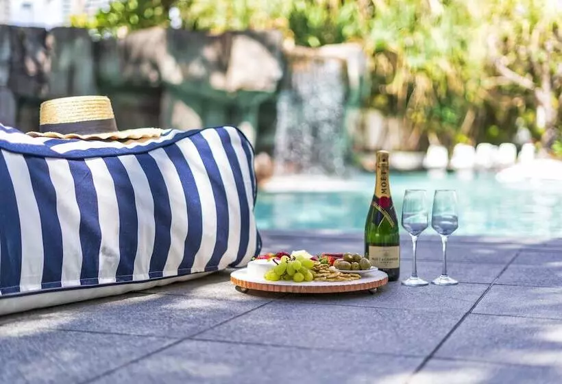 Hotel Sovereign On The Gold Coast