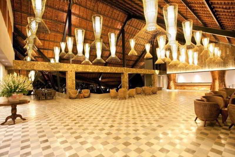 Отель The Oasis Beach Benoa