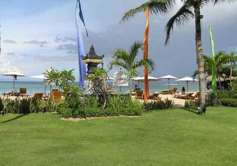 Отель The Oasis Beach Benoa