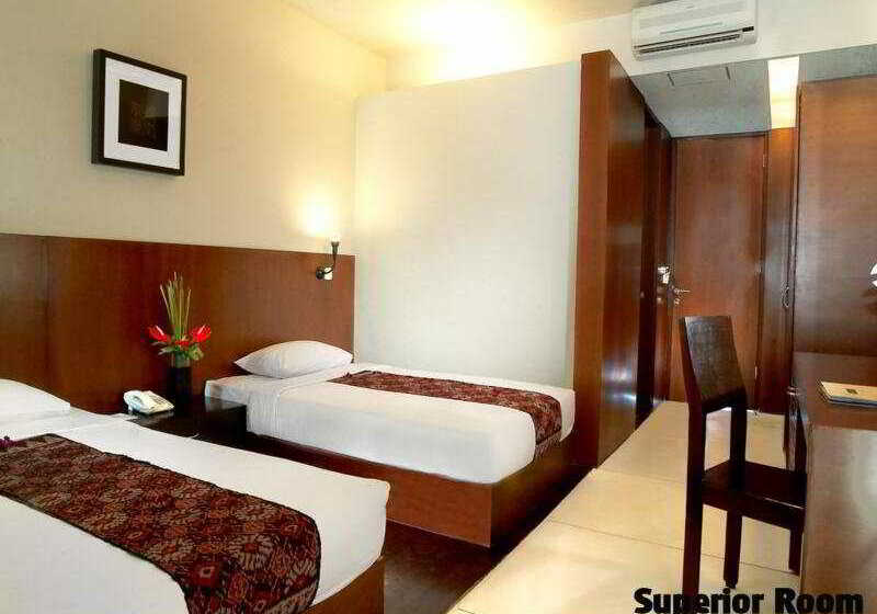 Отель The Oasis Beach Benoa