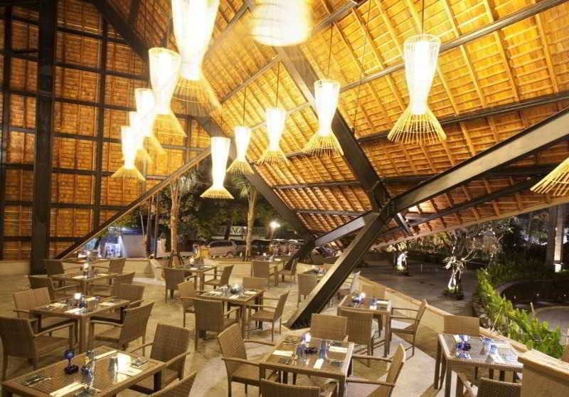 Отель The Oasis Beach Benoa