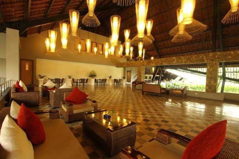 Отель The Oasis Beach Benoa