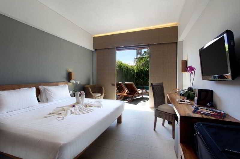 Отель The Oasis Beach Benoa