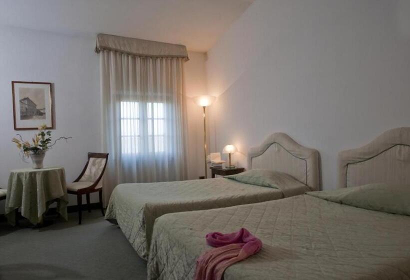 ホテル Villa San Lucchese