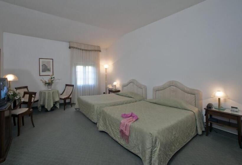 ホテル Villa San Lucchese