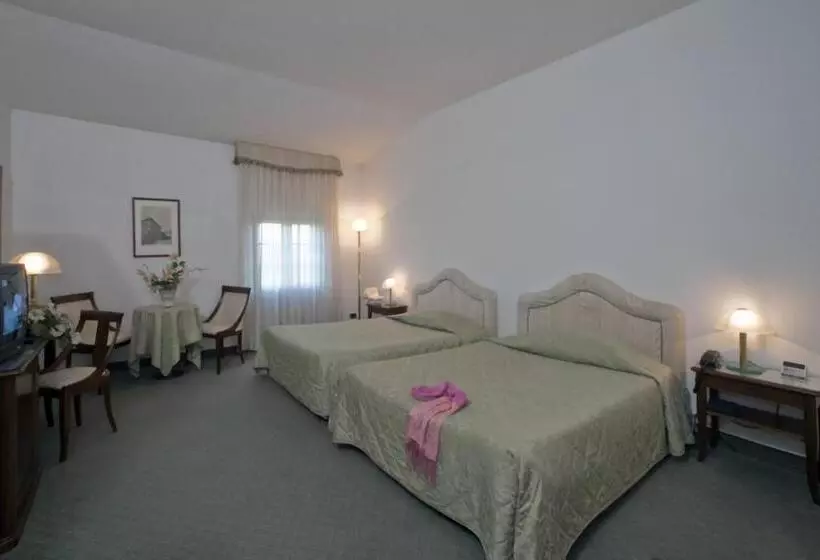 ホテル Villa San Lucchese