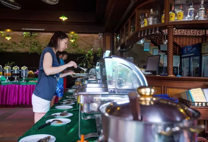 Kata Poolside Resort Sha Extra Plus