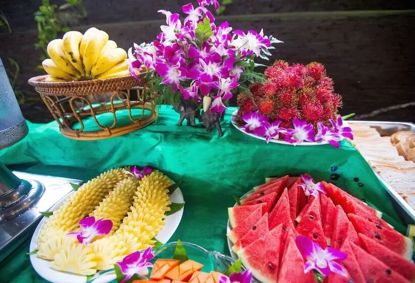 Kata Poolside Resort Sha Extra Plus