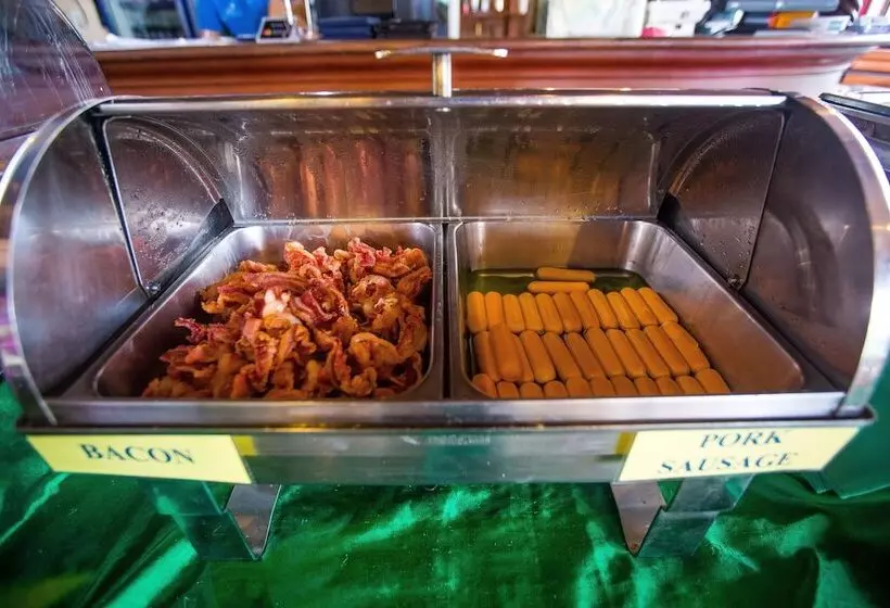 Kata Poolside Resort Sha Extra Plus