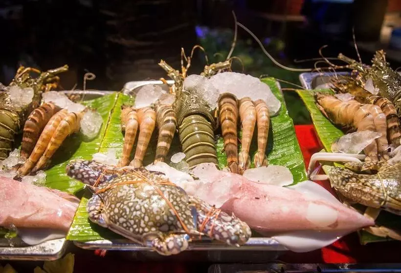 Kata Poolside Resort Sha Extra Plus