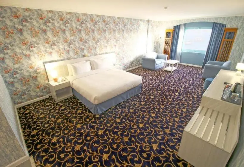 The George Hotel By Saffron, Dubai Creek