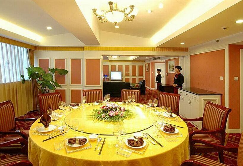 Universal House Golden Gulf Hotel Chengdu