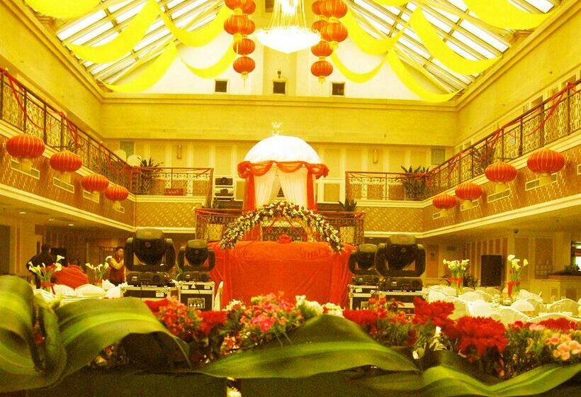 Universal House Golden Gulf Hotel Chengdu