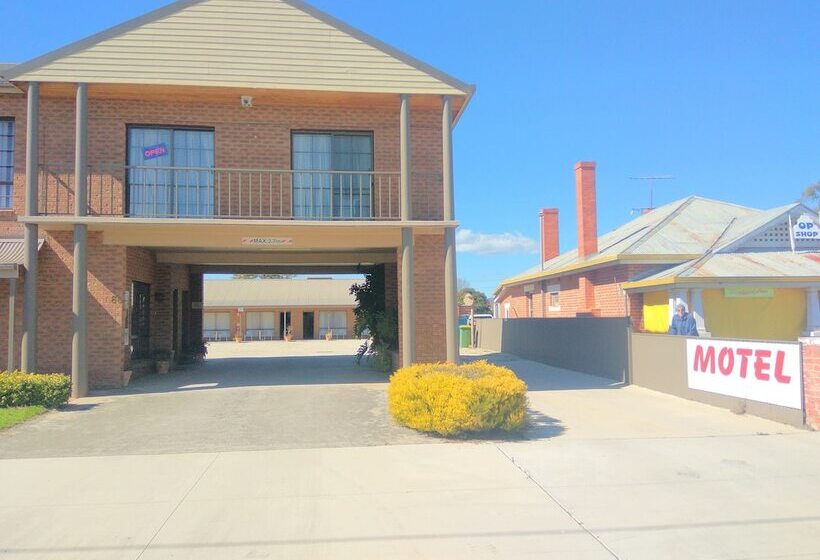 酒店 Holbrook Town Centre Motor Inn