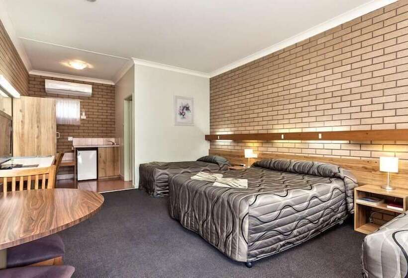 酒店 Holbrook Town Centre Motor Inn