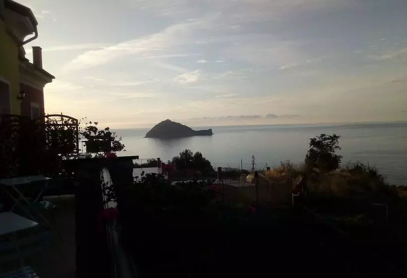 تختخواب و صبحانه Verde Mare