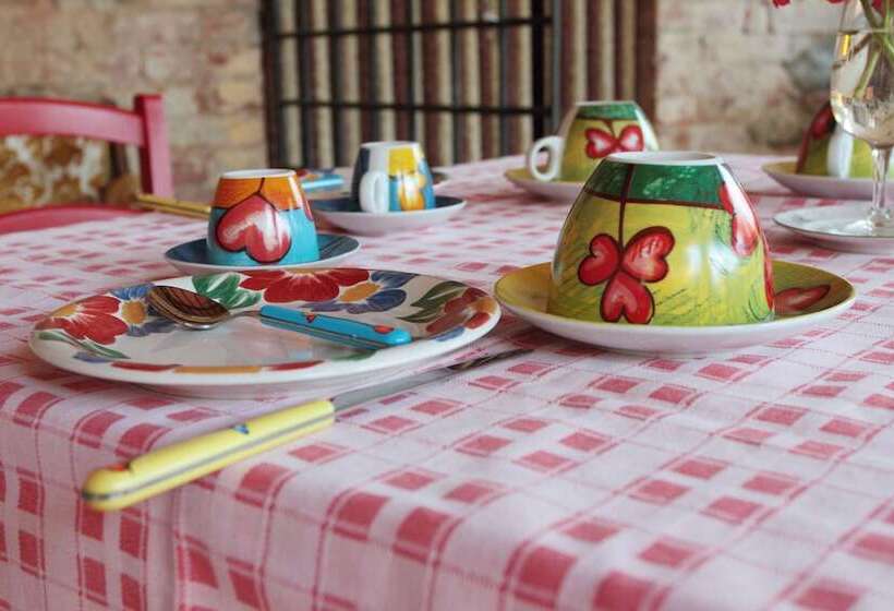 فندق ريفى Agriturismo Le Stringaie