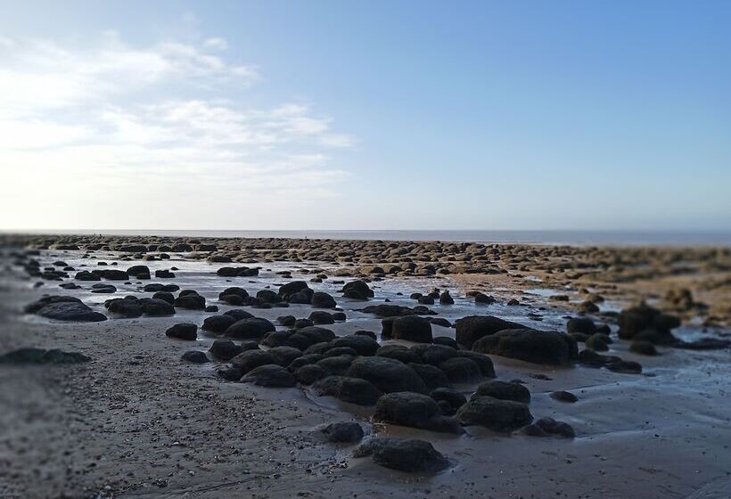 Stunning Driftwood Cottage At Holme Next The Sea