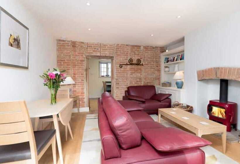 Stunning Driftwood Cottage At Holme Next The Sea