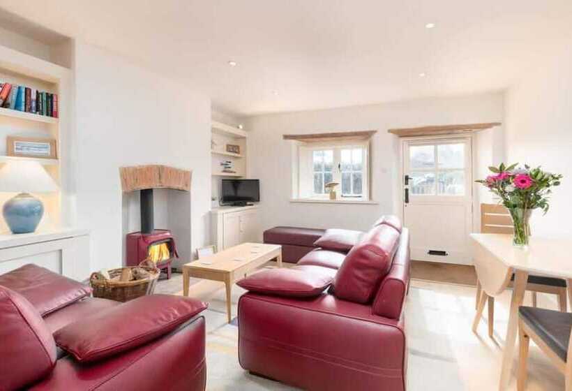 Stunning Driftwood Cottage At Holme Next The Sea