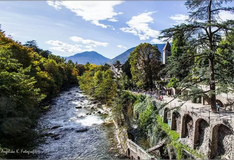 ホテル Garni Villa Tyrol   Adults Only