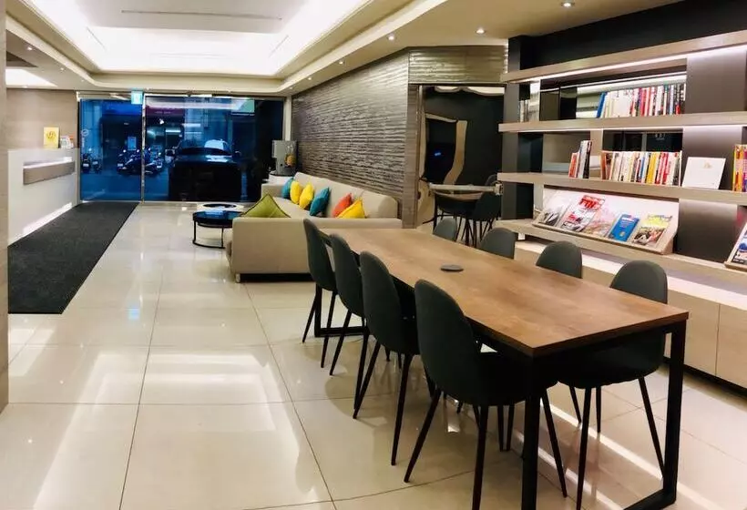 Hub Hotel Tucheng