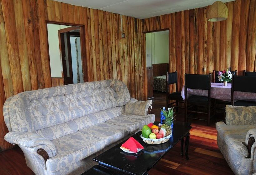 هتل Naro Moru River Lodge