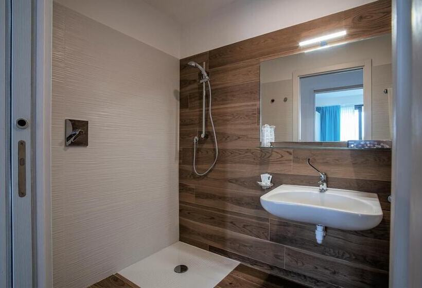 اقامتگاه Aparthotel Miramare