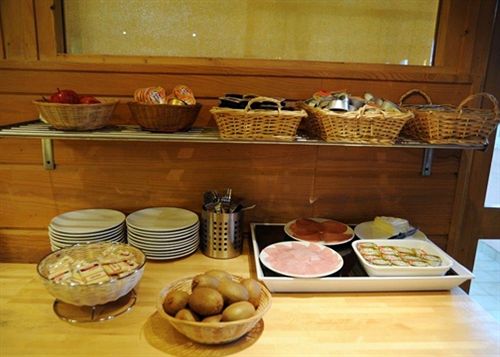 Hotel Campanile Lyon Est  Bron Eurexpo