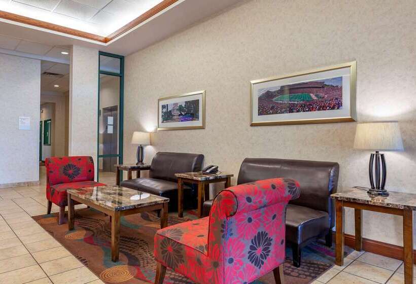 Szálloda Clarion Suites At The Alliant Energy Center