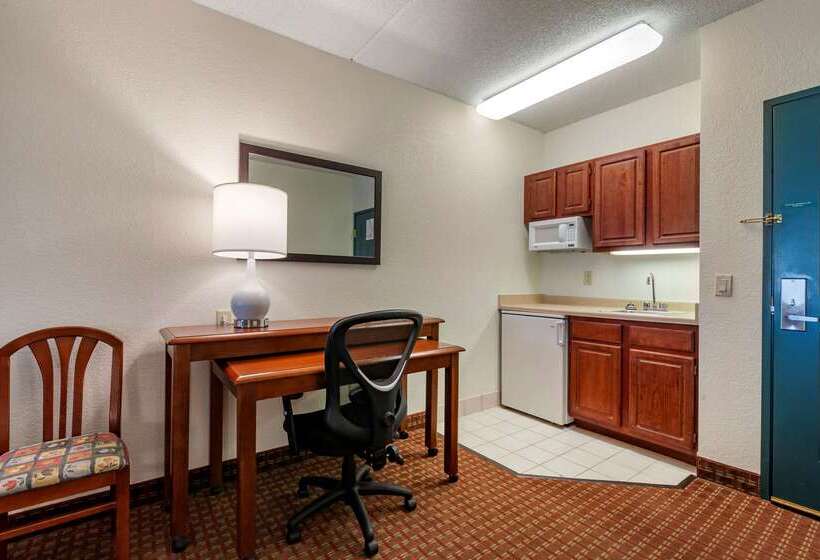 Szálloda Clarion Suites At The Alliant Energy Center