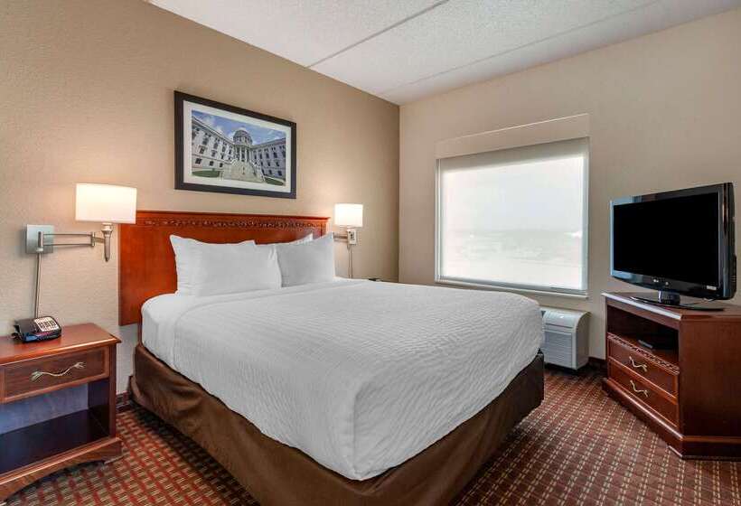 Szálloda Clarion Suites At The Alliant Energy Center