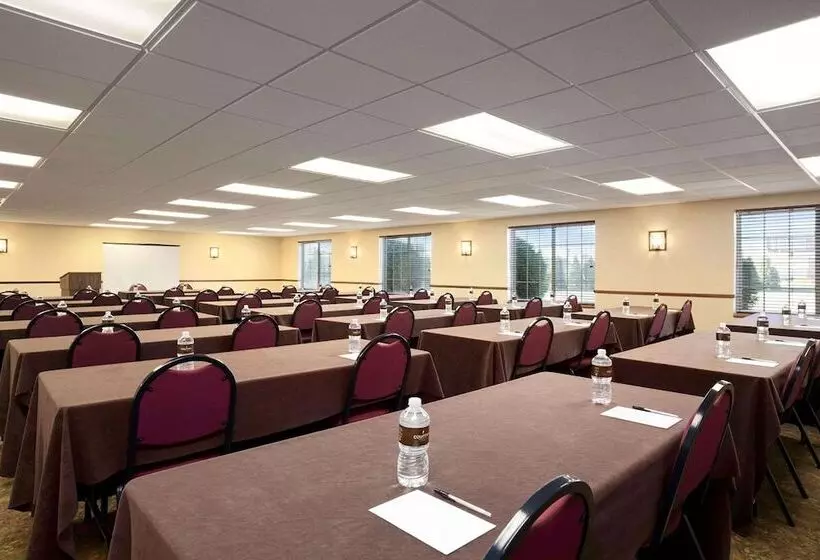 ホテル Country Inn & Suites By Radisson Bismarck Waterpark