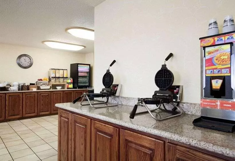 ホテル Country Inn & Suites By Radisson Bismarck Waterpark