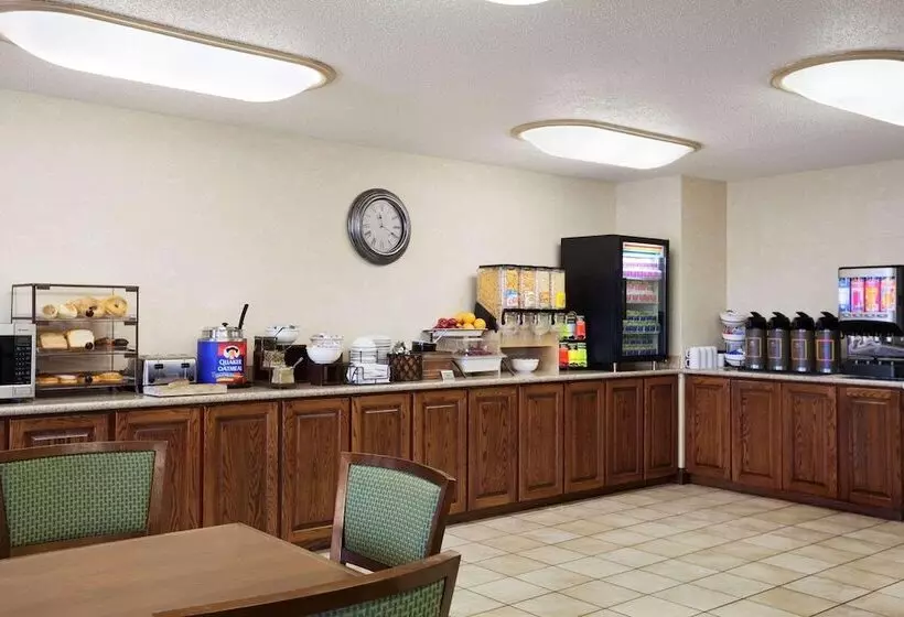 ホテル Country Inn & Suites By Radisson Bismarck Waterpark